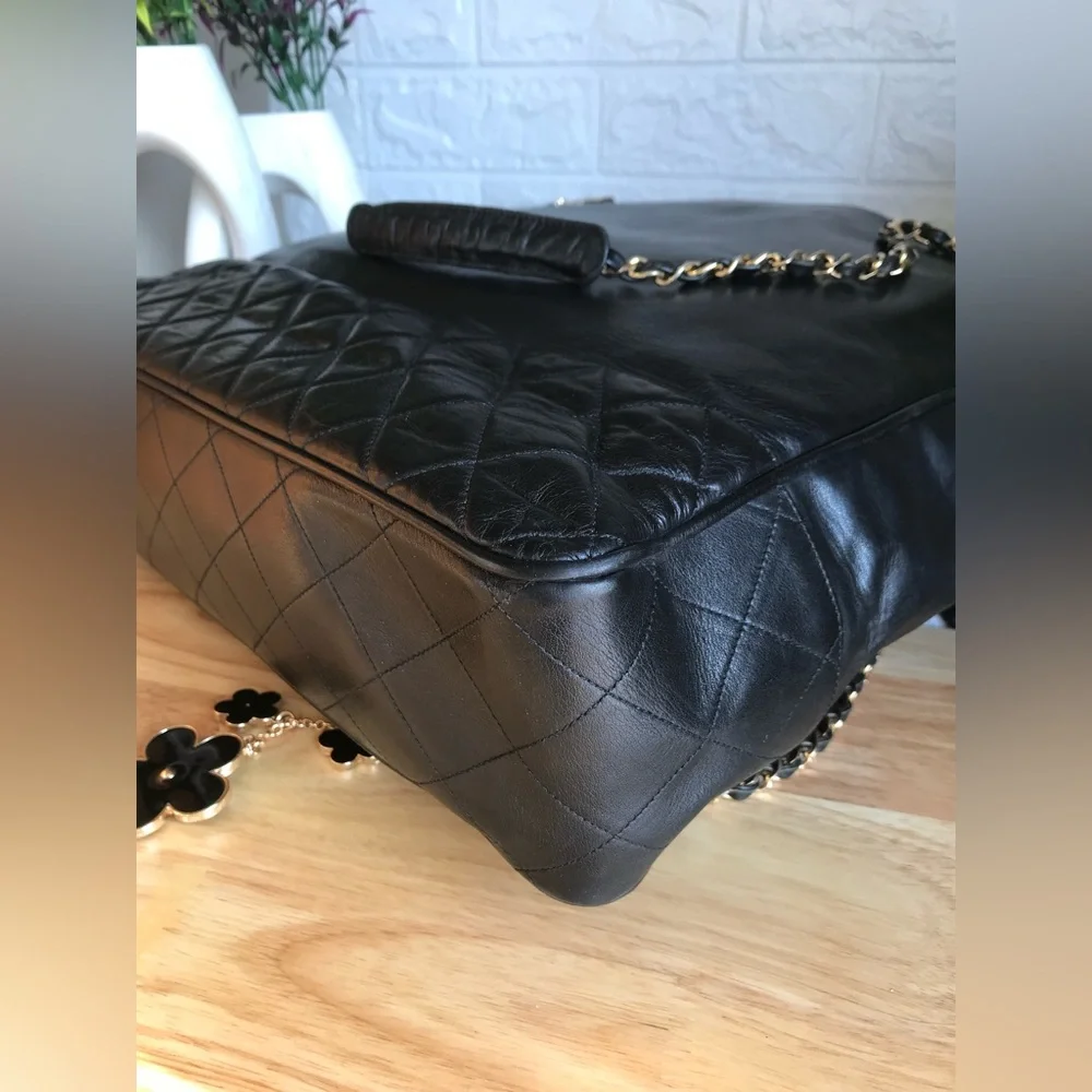 ✅CHANEL LAMBSKIN QUILTED SHOULDER TOTE GOLD CHAIN